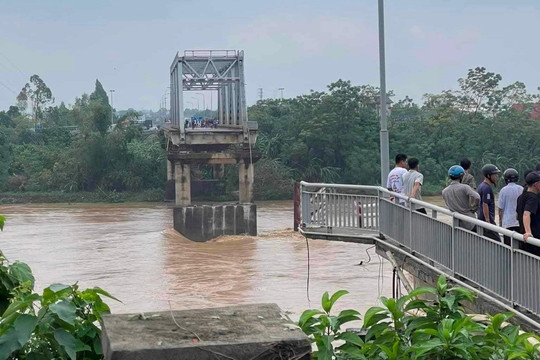 Phú Thọ: Lên phương án dỡ phần còn lại cầu Phong Châu