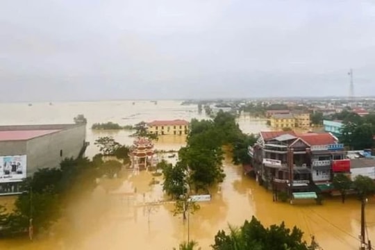 Quảng Bình: Mưa lũ làm 1 người chết, 3 người mất tích, hơn 32.700 nhà bị ngập sâu