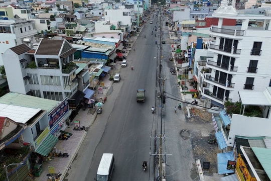 TP.HCM: Nhiều dự án chậm tiến độ vì vướng trụ điện