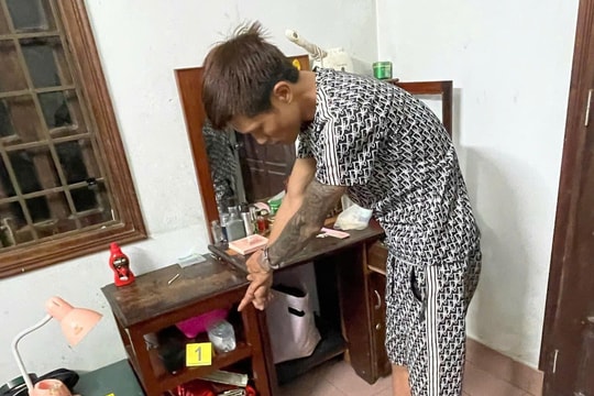 Bắt quả tang đối tượng tàng trữ ma túy trong người