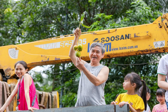 Người già sống lâu, sống khoẻ, sống trẻ, sống vui trong đại đô thị xanh lớn nhất miền Bắc