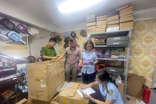 Tạm giữ hơn 3.000 vợt, dụng cụ pickleball nhập lậu