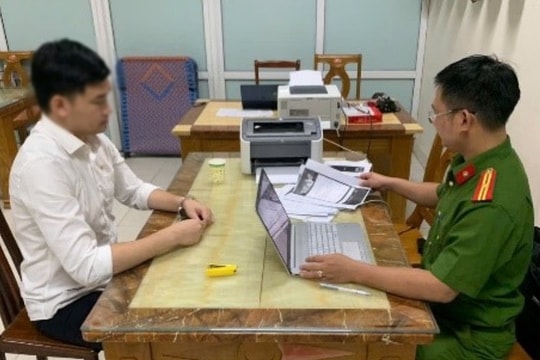 Khởi tố nguyên nhân viên ngân hàng lừa đảo