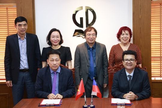 Nhà xuất bản Giáo dục Việt Nam kí thoả thuận hợp tác về văn hóa và dịch thuật