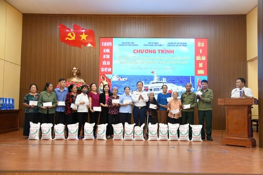 Vùng Cảnh sát biển 1 đồng hành với ngư dân