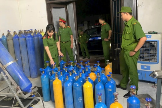 Thu giữ hơn 1.000 bình "khí cười"