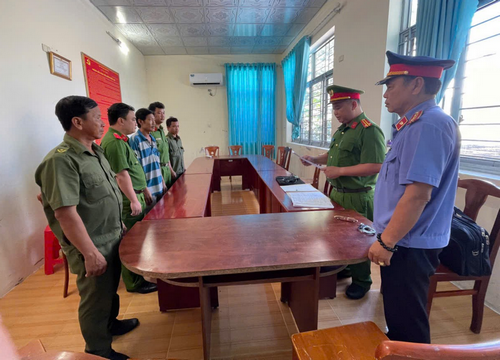 Bắt tạm giam 3 đối tượng bán đất rừng phòng hộ