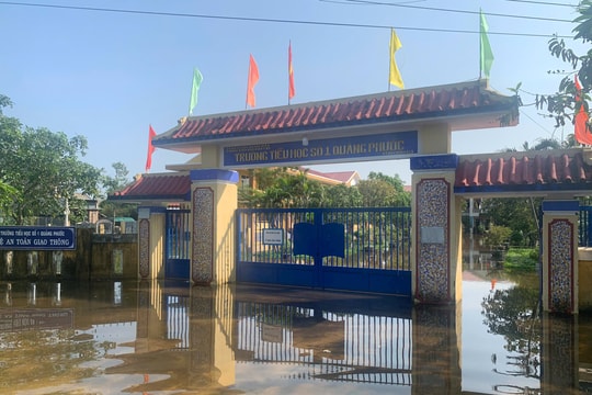 TT-Huế: Nhiều học sinh vùng trũng vẫn chưa thể đến trường
