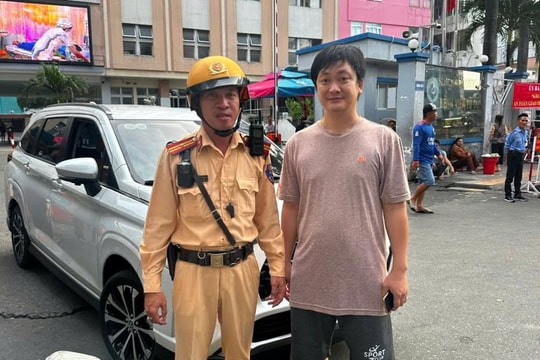 Người phụ nữ vỡ ối được CSGT TP.HCM đưa đến bệnh viện kịp thời