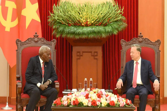 Việt Nam đoàn kết, kêu gọi gỡ bỏ các biện pháp bao vây, cấm vận với Cuba