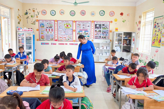 Dự thảo Luật Nhà giáo: Dành một chương cho chính sách tiền lương, đãi ngộ