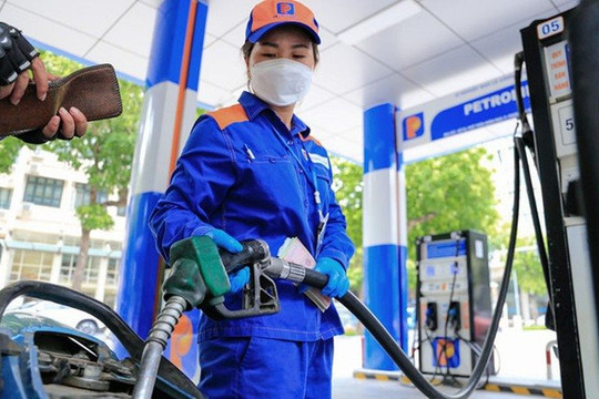 Đề xuất giảm 50% thuế bảo vệ môi trường đối với xăng