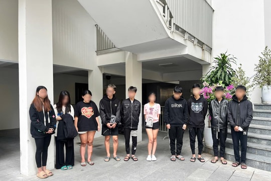 Tạm giữ nhóm thanh niên chạy xe lạng lách, tông tử vong cô gái ở Hà Nội