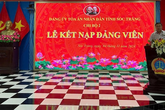 Đảng ủy TAND tỉnh Sóc Trăng tổ chức Lễ kết nạp đảng viên mới