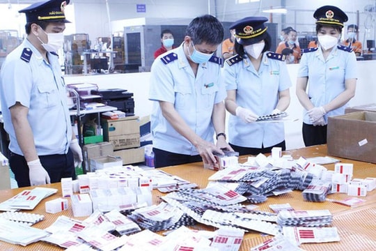 Tiêu hủy 400 kg chân giò đông lạnh không rõ nguồn gốc