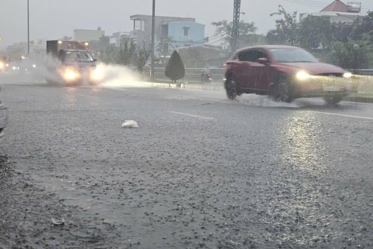 Thời tiết ngày 1/7: Mưa lớn dồn dập đề phòng nguy cơ lũ quét