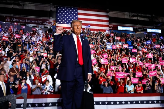 Bà Harris và ông Trump trong những giờ cuối cùng của chiến dịch tranh cử