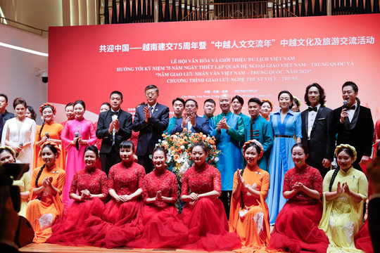 Thủ tướng Phạm Minh Chính dự lễ hội văn hoá - du lịch Việt Nam tại Vân Nam - Trung Quốc