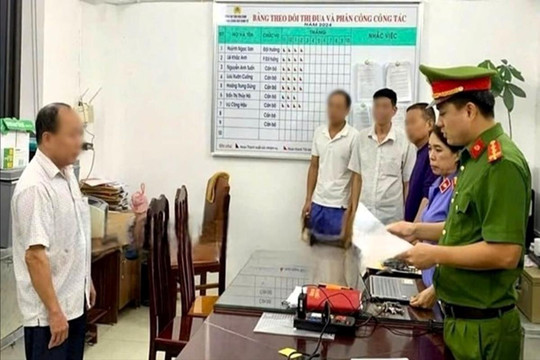 Bắt tạm giam Giám đốc chi nhánh Văn phòng đăng ký đất đai huyện Lạc Sơn