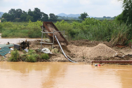 Một doanh nghiệp tạm dừng khai thác mỏ