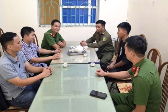 Đặc xá mới chỉ là 'cú đề pa'