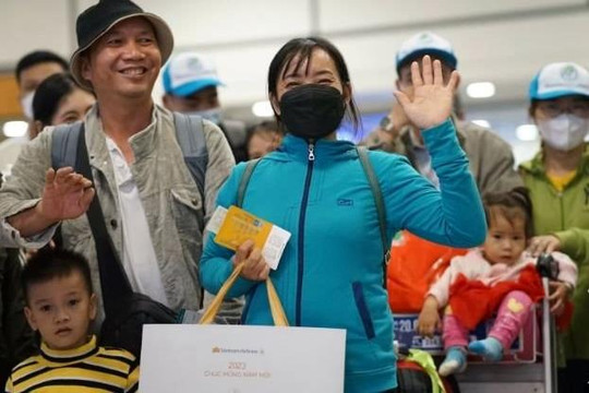 Hà Nội hỗ trợ 5.000 công nhân lao động về quê đón Tết Âm lịch 2025