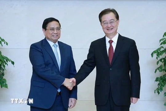 Thủ tướng Phạm Minh Chính gặp Bí thư Tỉnh ủy Vân Nam của Trung Quốc