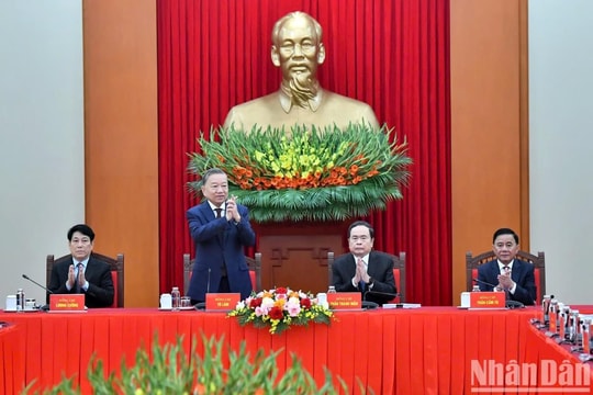 Bộ Chính trị, Ban Bí thư tổ chức hội nghị các đồng chí nguyên lãnh đạo Đảng, Nhà nước góp ý kiến vào các dự thảo văn kiện trình Đại hội XIV của Đảng