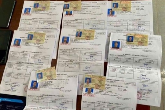 Làm giả giấy phép lái xe để thu lợi bất chính