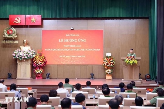 Lực lượng Công an tiếp tục gương mẫu, đi đầu trong xây dựng, hoàn thiện pháp luật