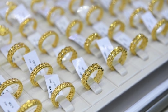 Giá vàng hôm nay 8/11: Vàng trong nước giảm sâu
