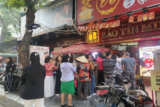 Giá vàng như "đi tàu lượn", quản lý thế nào?