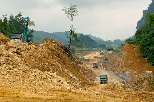 Giải ngân gần 822 tỷ đồng cho dự án đường cao tốc Đồng Đăng - Trà Lĩnh