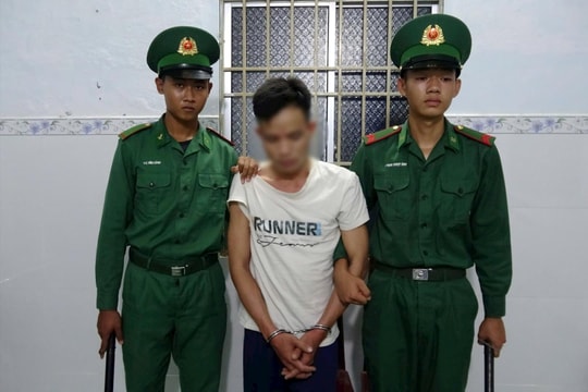 Bắt quả tang đối tượng tàng trữ trái phép chất ma túy