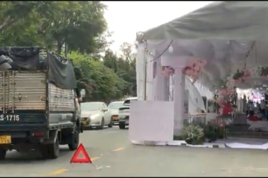 Rạp đám cưới mọc sừng sững gần trụ sở Công an, Ban Chỉ huy quân sự