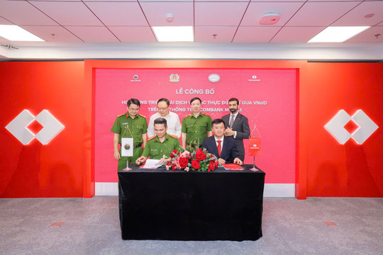 Techcombank tiên phong triển khai dịch vụ xác thực điện tử qua VneID