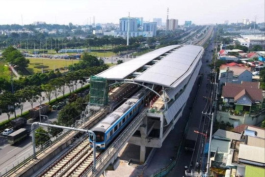 TP. Hồ Chí Minh: Tuyến metro số 1 thử nghiệm 100% công suất như chạy thương mại