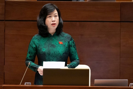 Bộ trưởng Bộ Y tế đeo khẩu trang thử mua thuốc kê đơn nhưng bị nhà thuốc từ chối bán