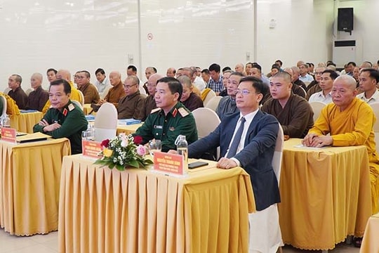 Bồi dưỡng kiến thức quốc phòng và an ninh cho các chức sắc, chức việc của các tổ chức tôn giáo