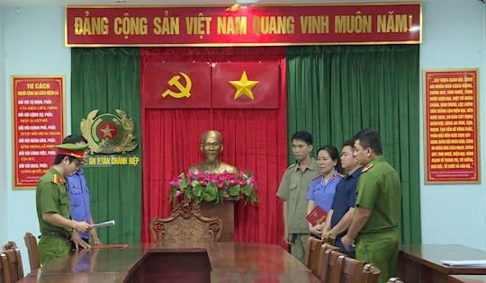 Công an TP.HCM khởi tố 31 bị can, thu giữ hơn 9,7 tấn xyanua