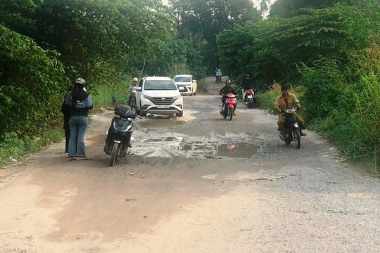 Quảng Ngãi: Ám ảnh tuyến đường 9 năm thi công được 150m