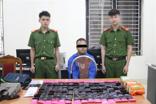 Đối tượng sa lưới khi vận chuyển gần 6 kg ma túy