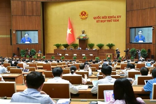 Quốc hội thảo luận tại hội trường về dự án Luật Nhà giáo