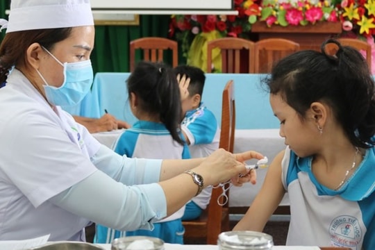 Hà Nội: Triển khai tiêm miễn phí vaccine phòng uốn ván - bạch hầu cho trẻ 7 tuổi