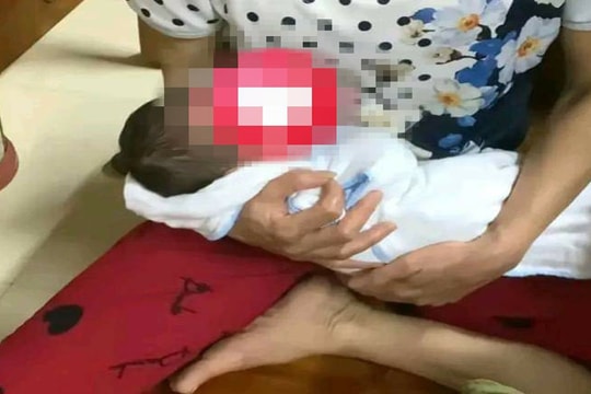 Phát hiện cháu bé bị bỏ rơi trước cổng nhà thờ