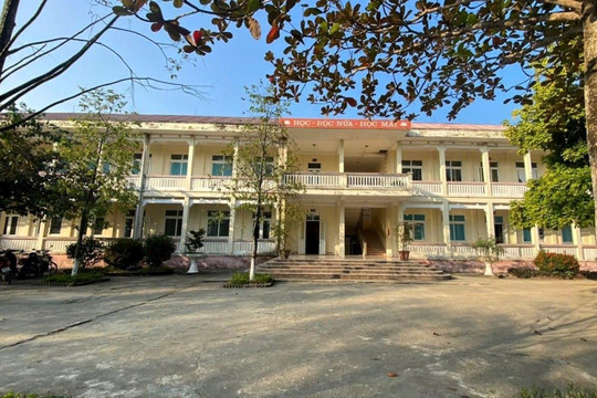 Xác minh vụ việc cô giáo tiếng Anh bị tố chửi bới, đánh học sinh