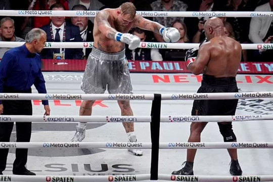 Trận đấu tranh cãi nhất lịch sử quyền Anh: Mike Tyson đã không còn là 'hổ dữ'