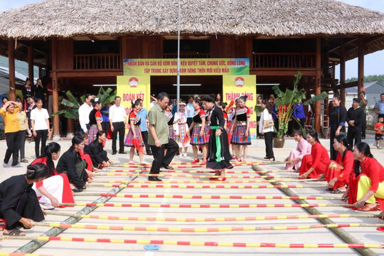 Lãnh đạo tỉnh Thái Nguyên chung vui ngày hội đại đoàn kết cùng người dân Đồng Kệu