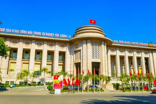 TP. Hồ Chí Minh: Tiền gửi tiết kiệm dân cư chảy mạnh vào ngân hàng