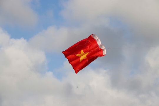 Rực rỡ sắc màu tại Ngày hội thả diều nghệ thuật năm 2024